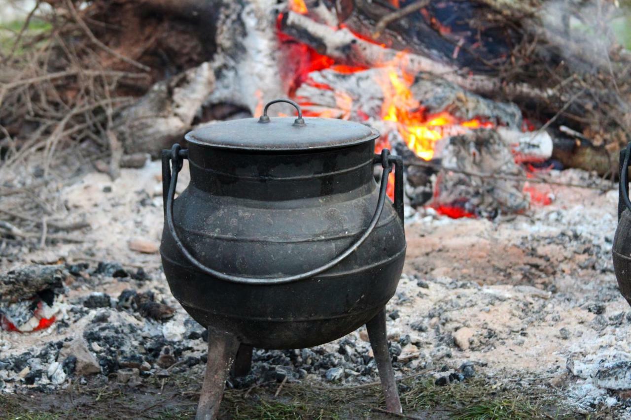 Отель Glamping Hills Santa Comba de Rossas Экстерьер фото